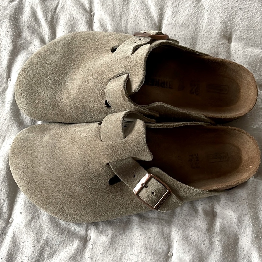 Birkenstock Boston with soft bed. Taupe colored. Gently worn! Perfect for fall.